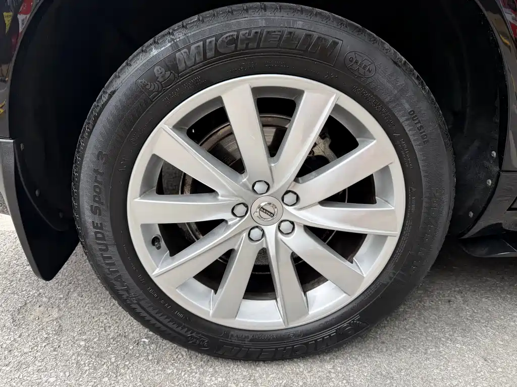 Volvo XC90 — миниатюра 12
