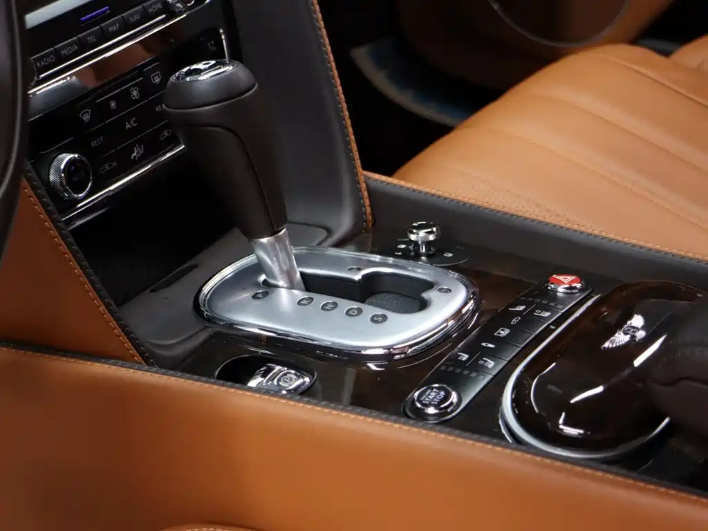 Bentley Flying Spur — миниатюра 10