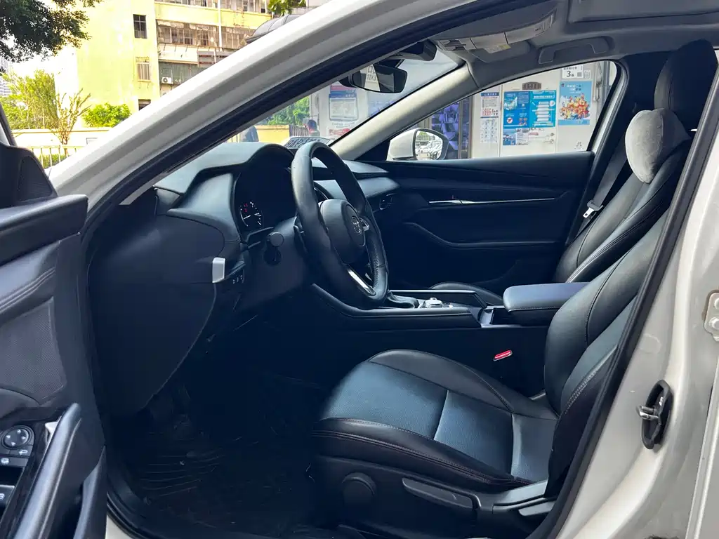Mazda 3 Axela — миниатюра 15