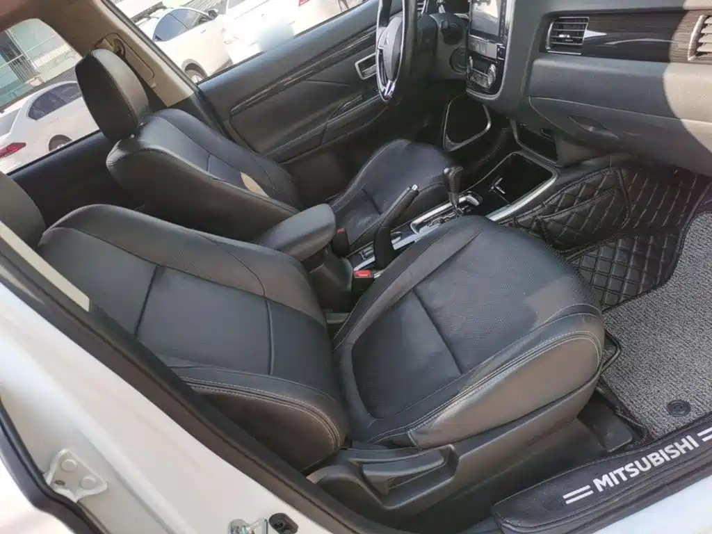 Mitsubishi Outlander — миниатюра 25