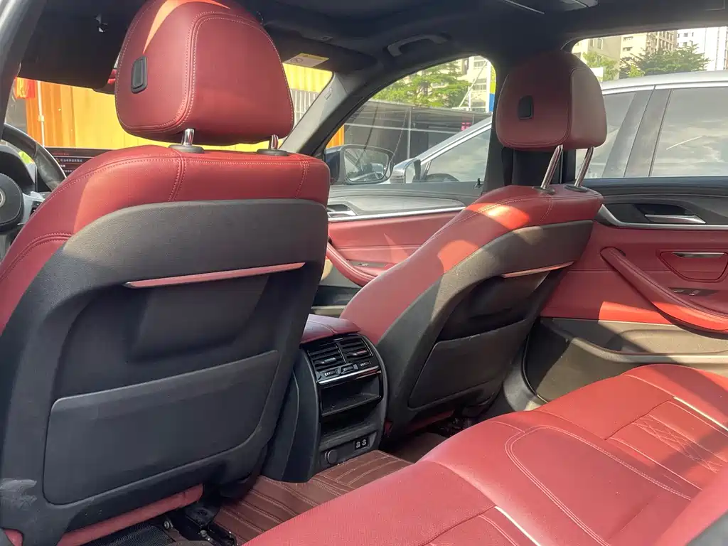 BMW 5 Series — миниатюра 6