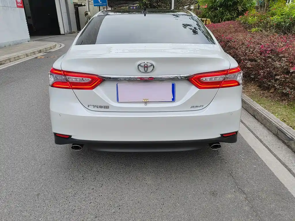 TOYOTA CAMRY