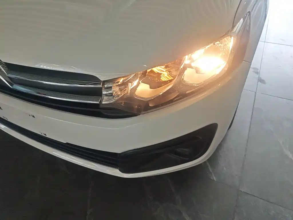 Citroen Elysee — миниатюра 24