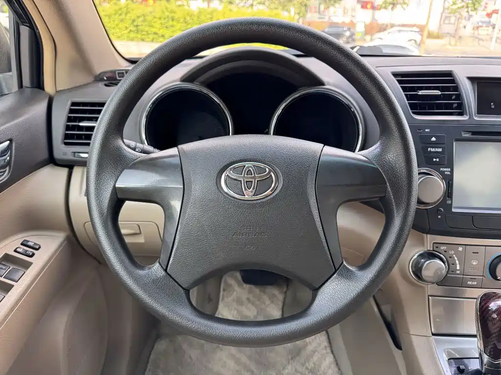 Toyota Highlander — миниатюра 9