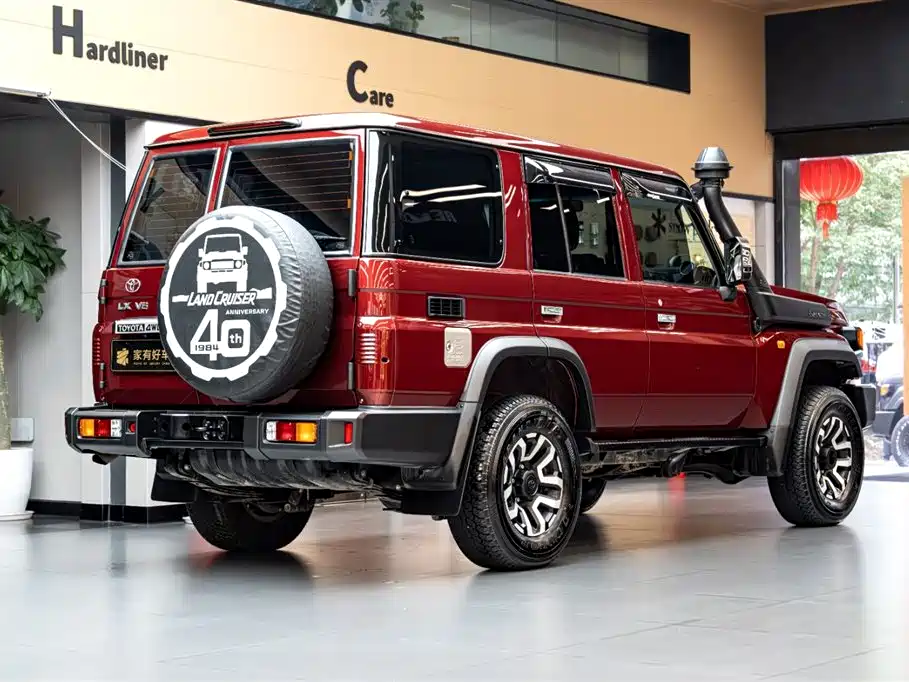 Toyota Land Cruiser LC76 2025 4.0L 40