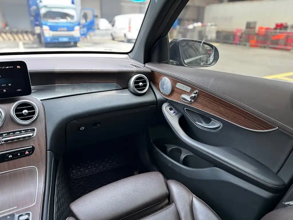 Mercedes-Benz GLC — миниатюра 15