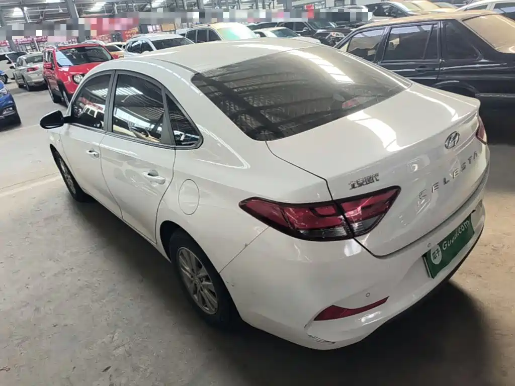 Hyundai Elantra — миниатюра 5