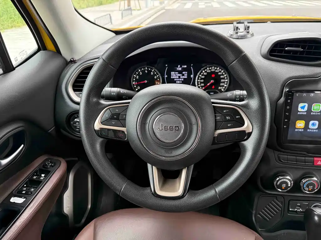 Jeep Renegade — миниатюра 12