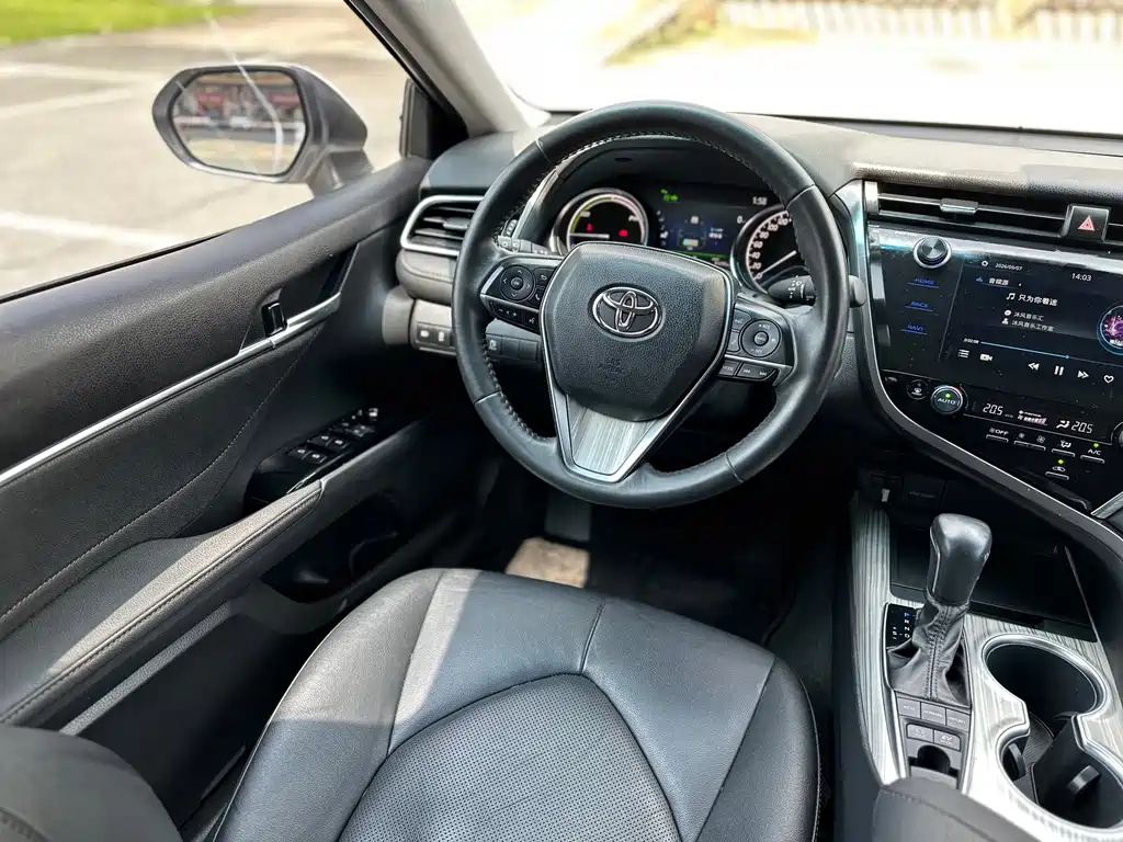 Toyota Camry — миниатюра 14