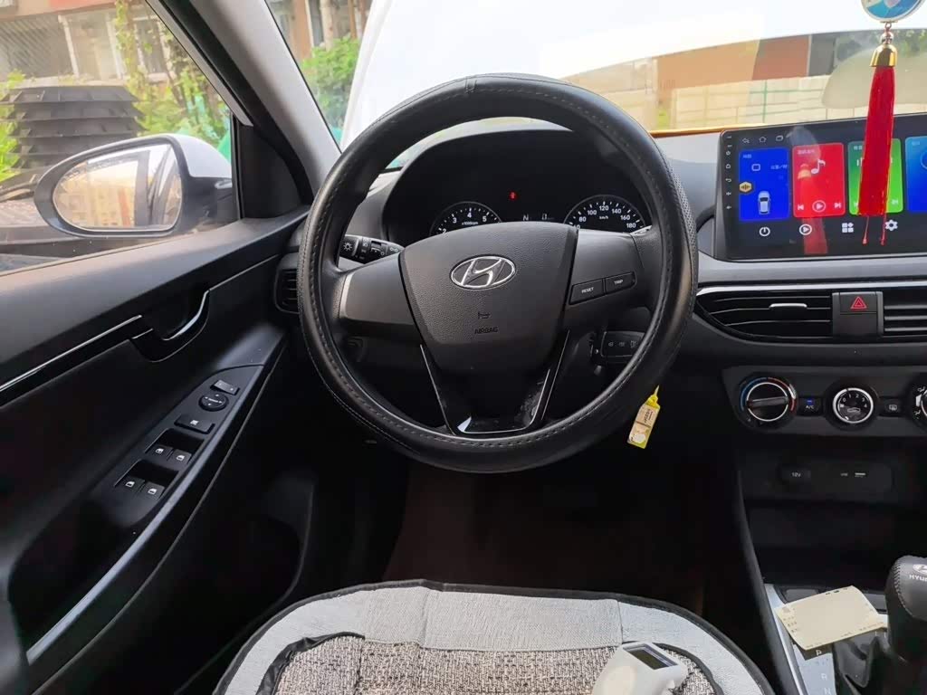 Hyundai Elantra 1.6 л 2021 г. Белый, пробег 12400 км