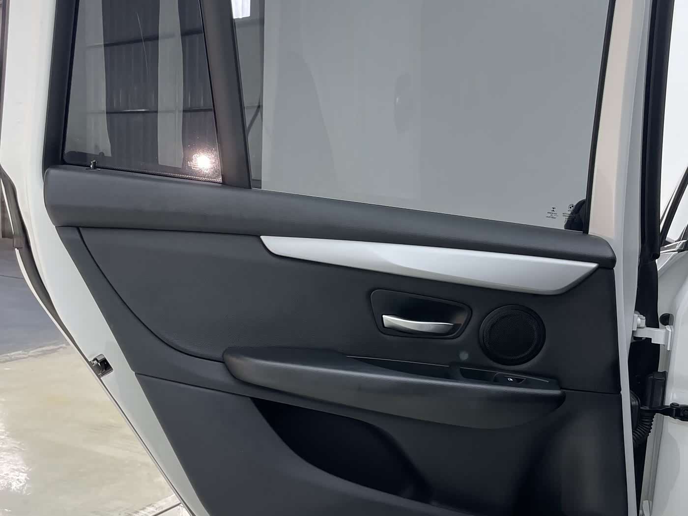 Mercedes-Benz GLB 1.5 л 2021 г. Белый, пробег 21000 км