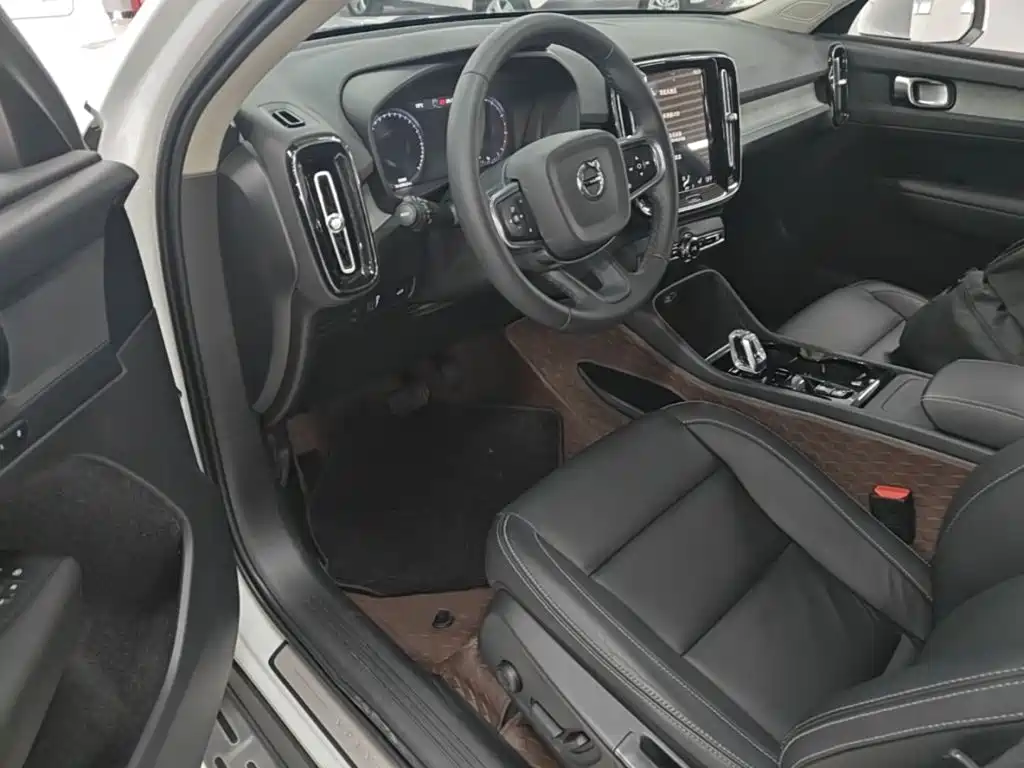 Volvo XC40 — миниатюра 15