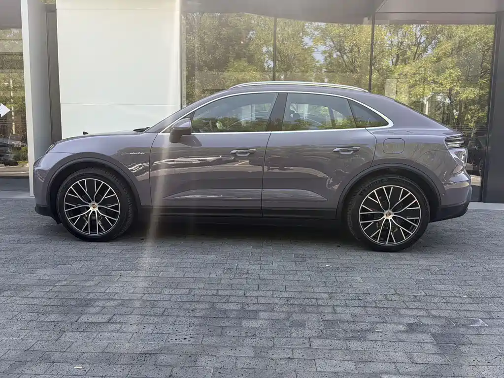 Porsche Macan EV — миниатюра 5