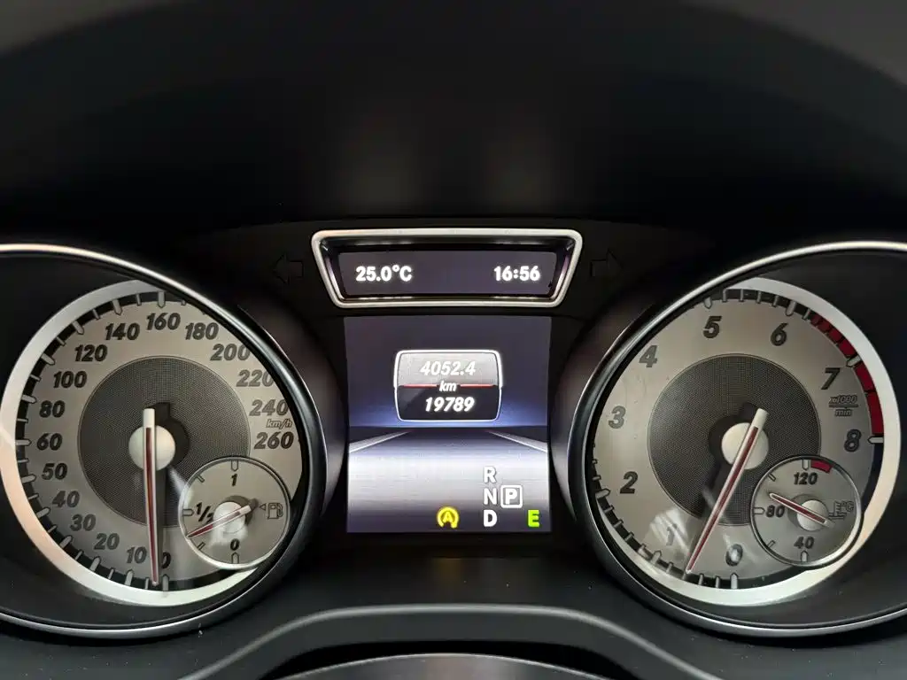 Mercedes-Benz GLA — миниатюра 13