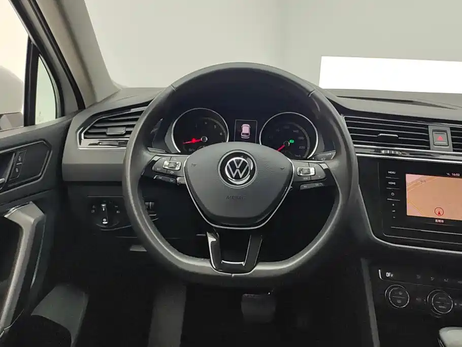 Volkswagen Tiguan L — миниатюра 15