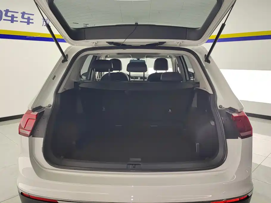 Volkswagen Tiguan L — миниатюра 4