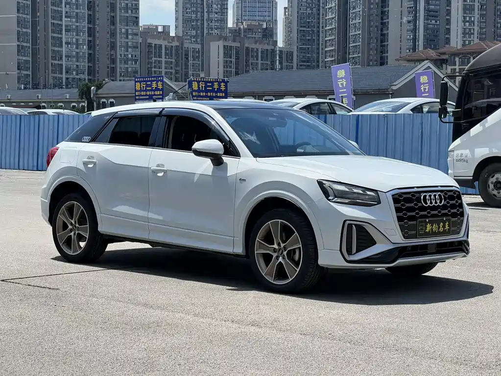 Audi Q2L — миниатюра 3