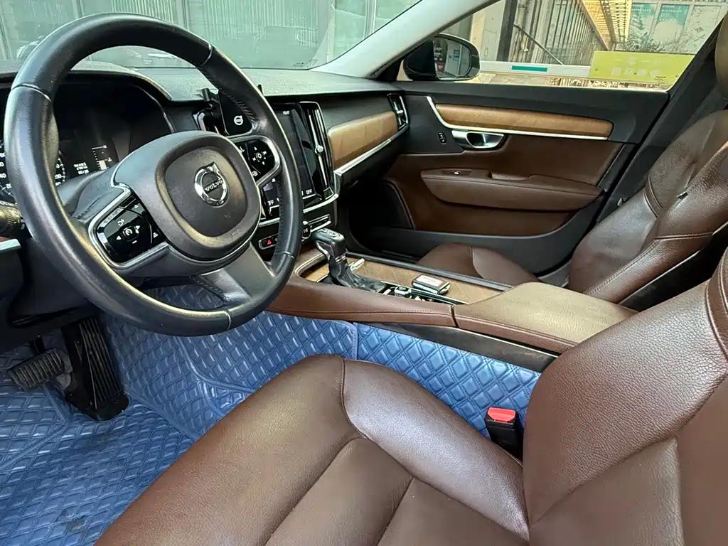 Volvo S90 — миниатюра 5
