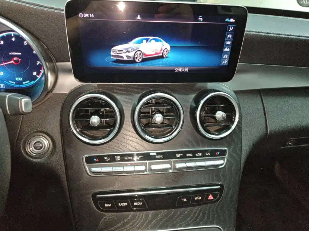 Mercedes-Benz C-Class — миниатюра 13
