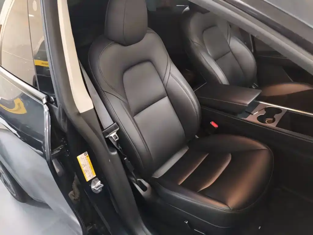 Tesla Model Y — миниатюра 25