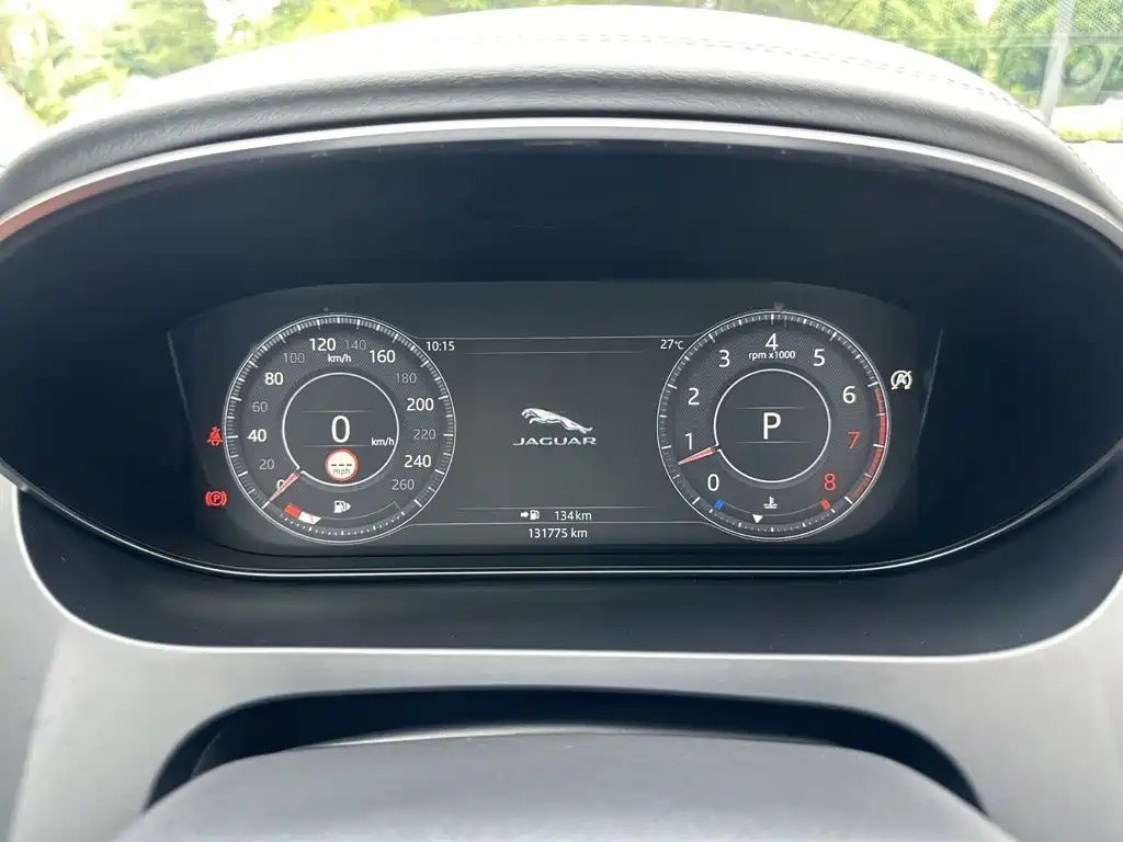 Jaguar E-PACE — миниатюра 14