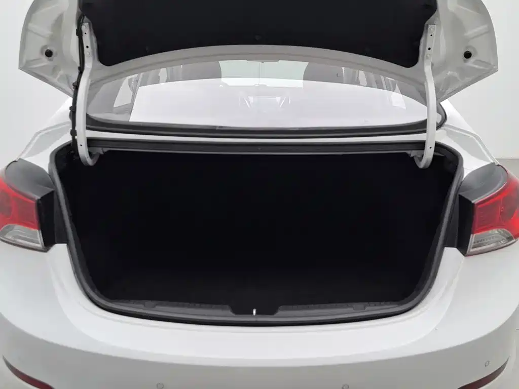 Hyundai Elantra Langdong — миниатюра 16