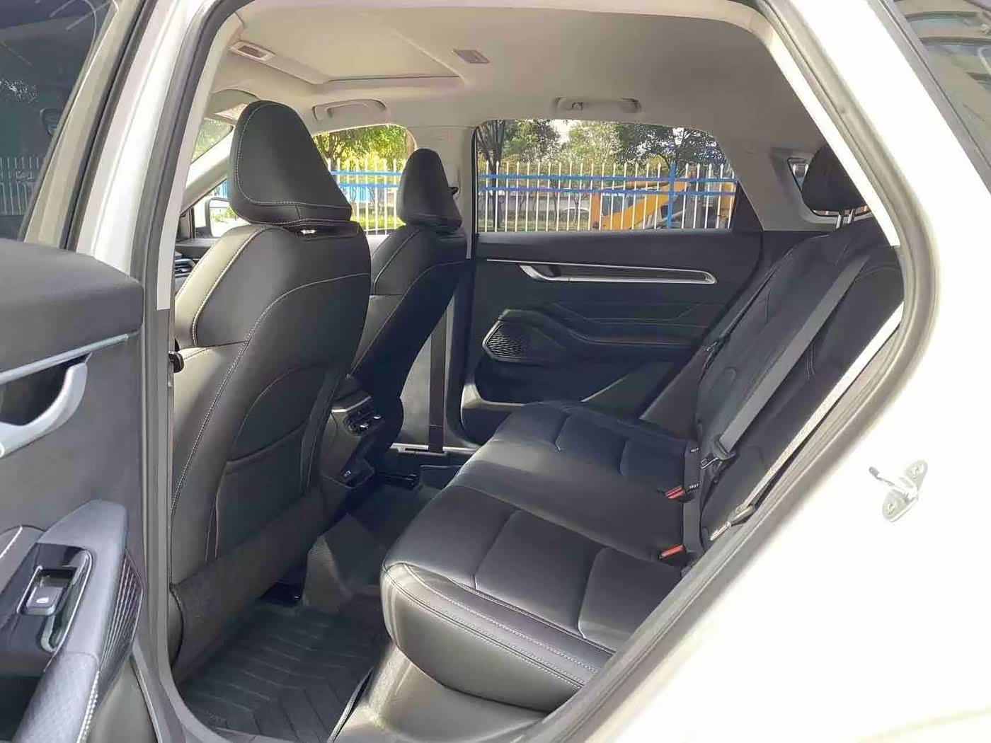 Geely Emgrand 1.5 л 2025 г. Белый, пробег 23000 км