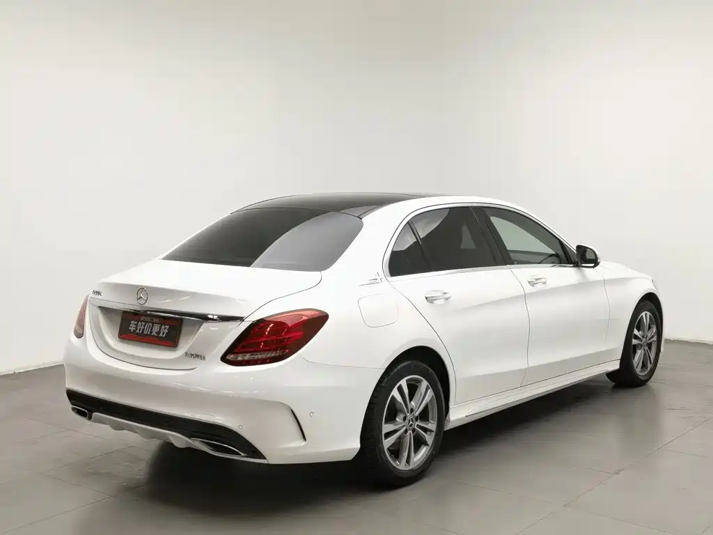 Mercedes-Benz C-Class — миниатюра 2
