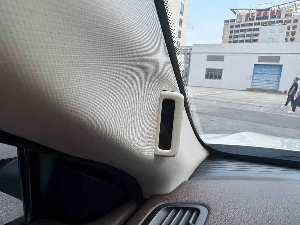 DONGFENG YI HYUN MAX