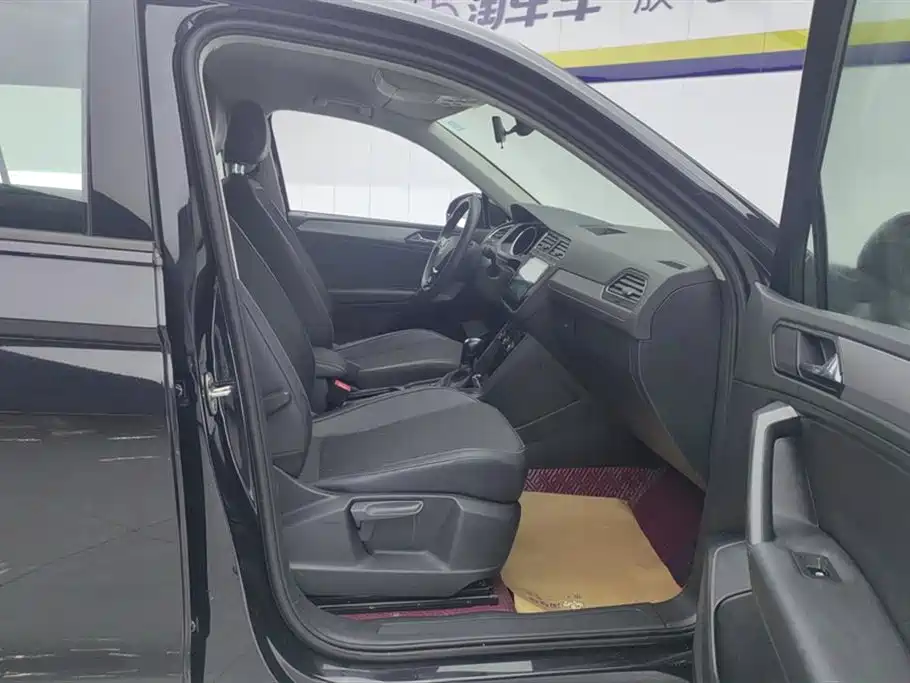 Volkswagen Tiguan L L 2021 330TSI AT