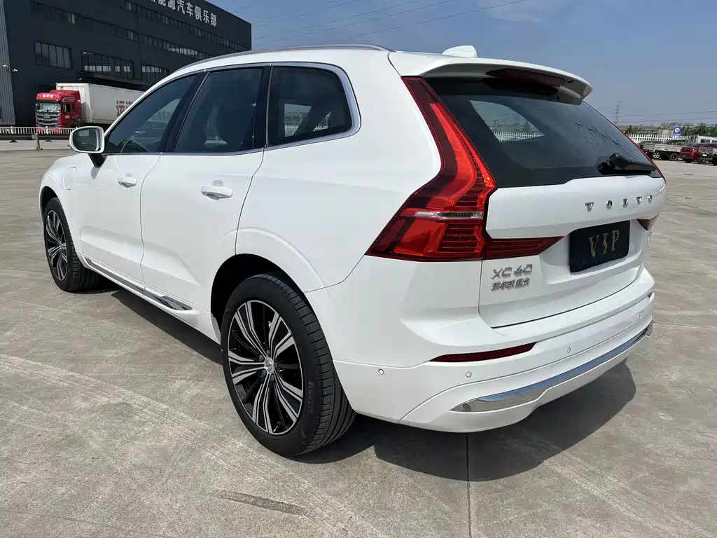 Volvo XC60 PHEV — миниатюра 26