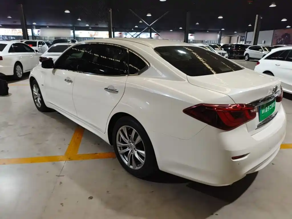 Infiniti Q70 — миниатюра 5
