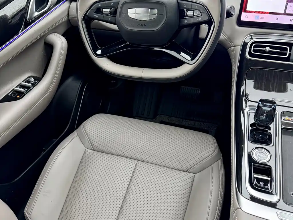 Geely Boyue L — миниатюра 17