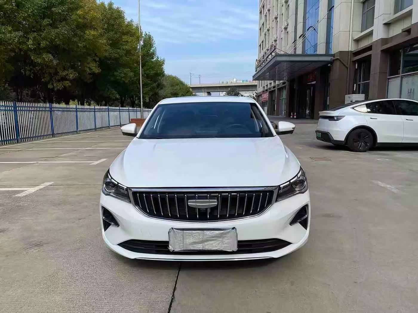 Geely Emgrand 1.5 л 2025 г. Белый, пробег 23000 км