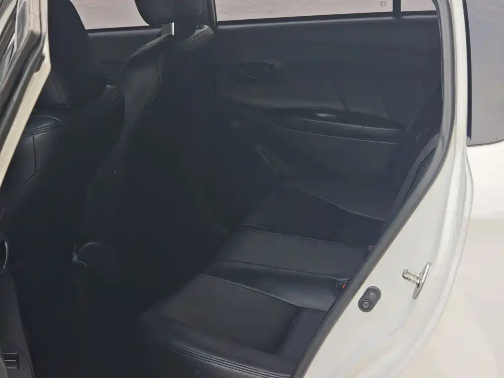 Toyota Vios FS — миниатюра 5