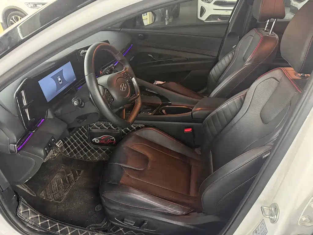 Hyundai Elantra — миниатюра 9