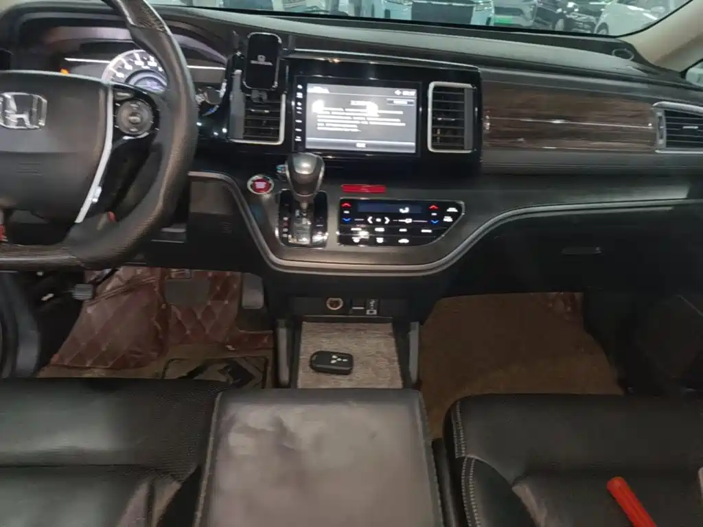 Honda Elysion — миниатюра 13