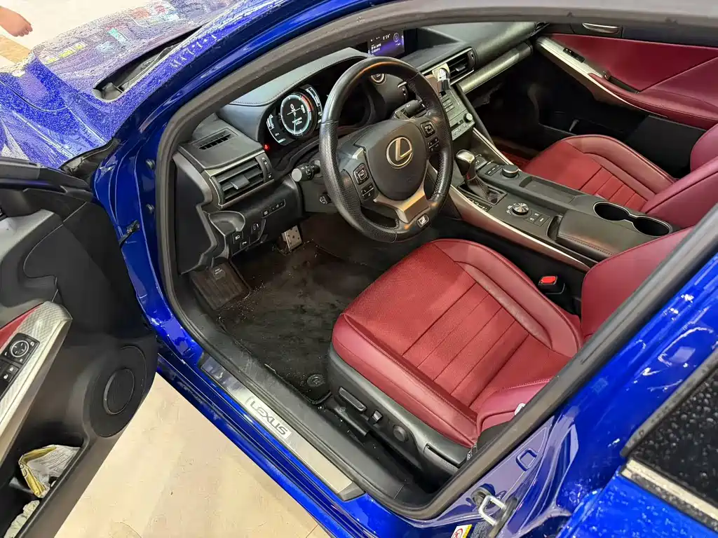 Lexus IS 2017 300 F SPORT