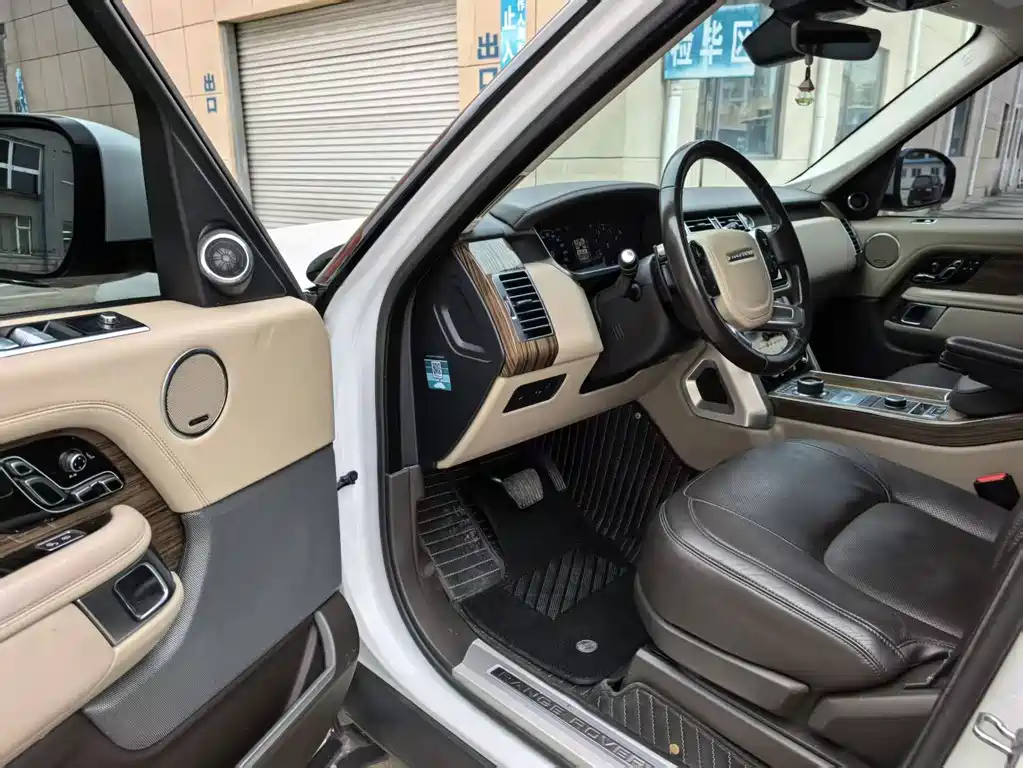 Land Rover Range Rover — миниатюра 7