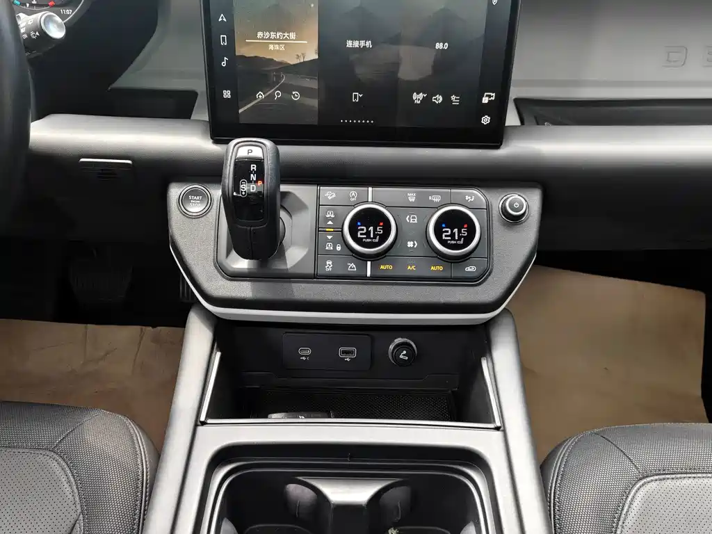 Land Rover Defender — миниатюра 8
