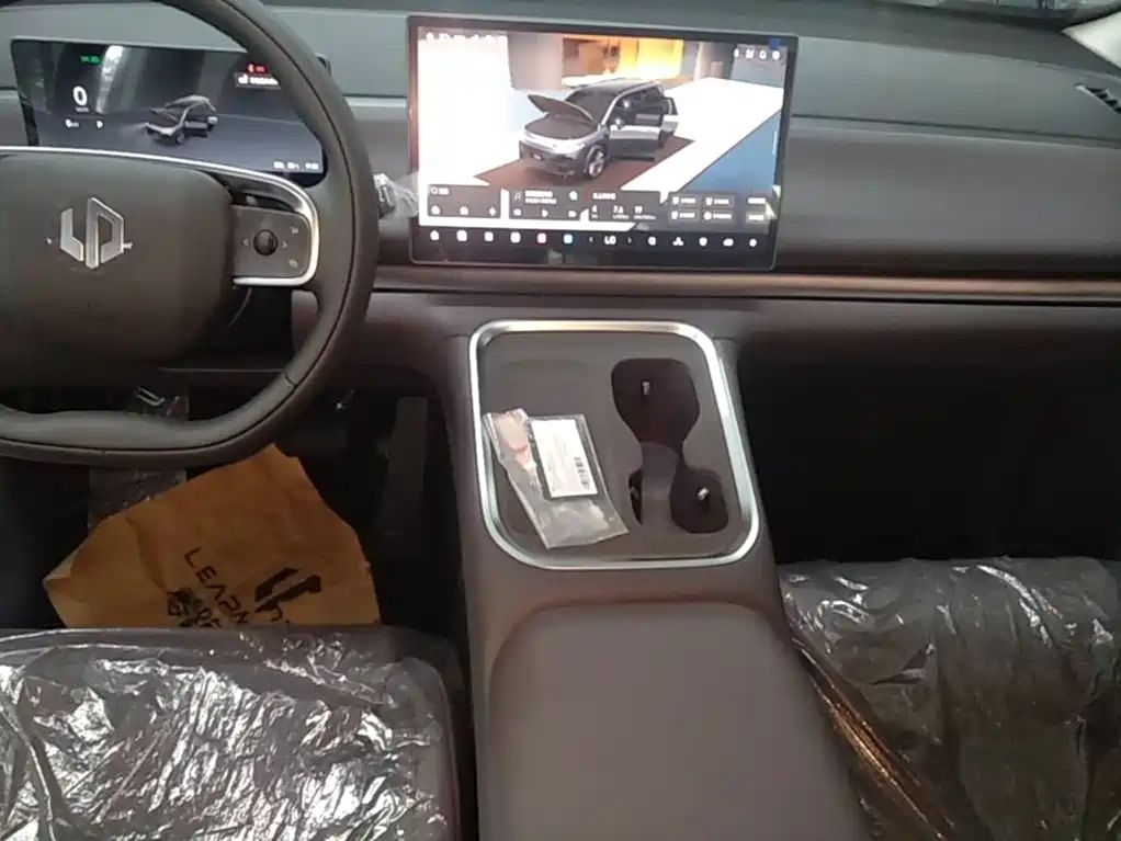 Leapmotor Leapmotor C16 — миниатюра 14