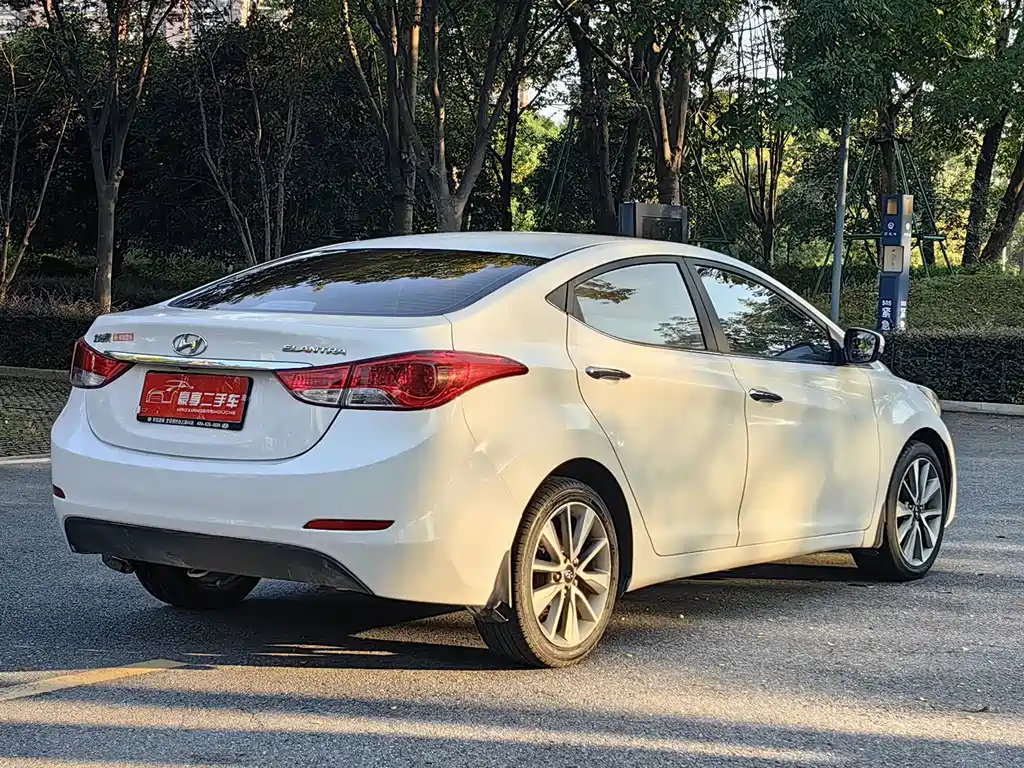 Hyundai Elantra Langdong — миниатюра 13