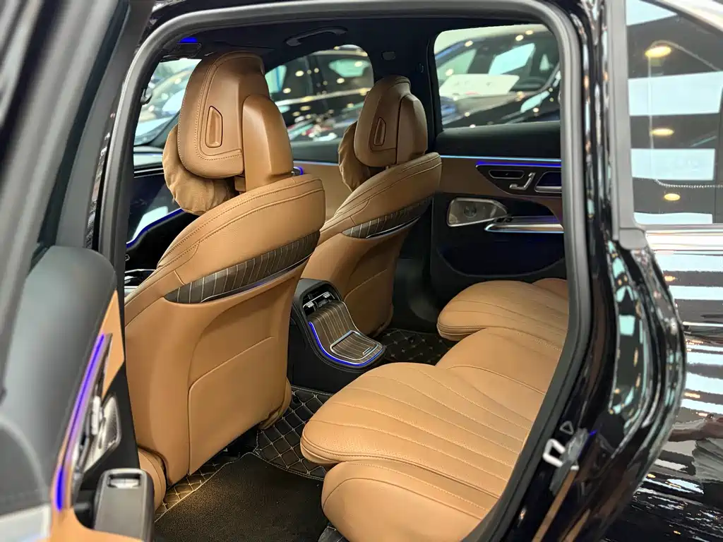 Mercedes-Benz E-Class — миниатюра 8