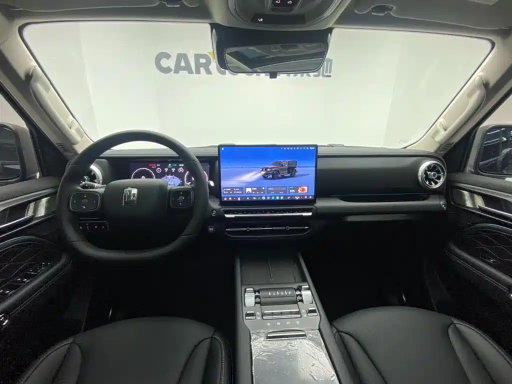 TANK TANK 300 NEW ENERGY