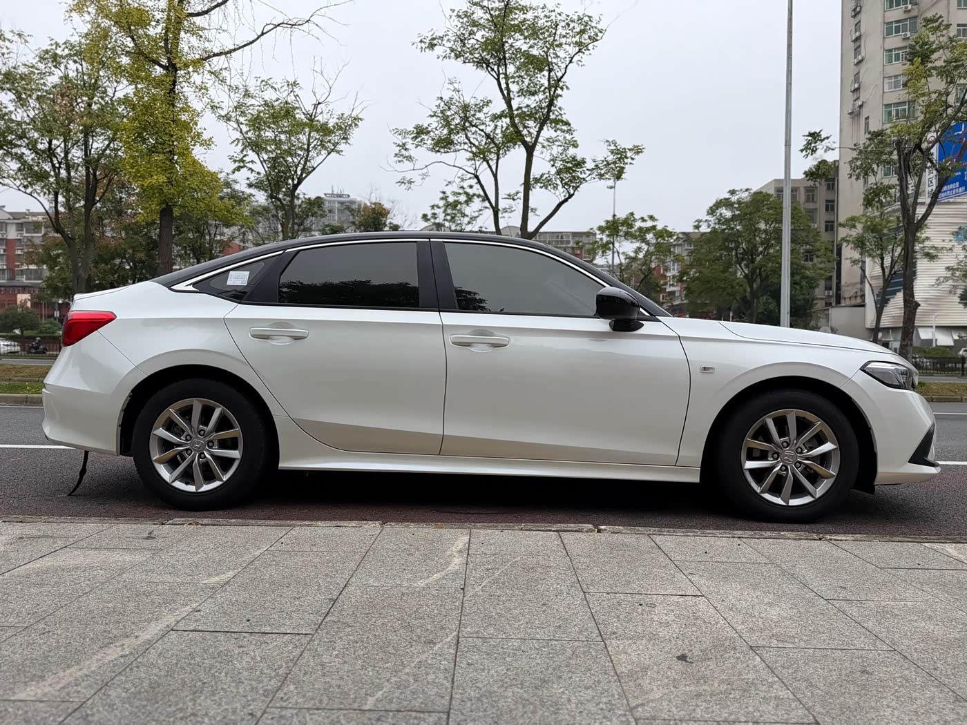 Honda Civic 1.5 л 2022 г. Белый, пробег 50000 км