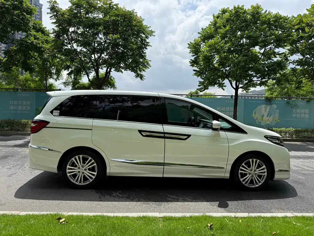 Honda Elysion 2016 2.4L Luxury