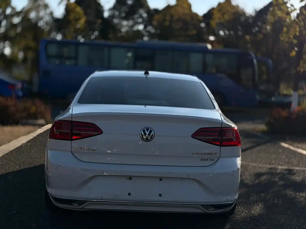VOLKSWAGEN LINGDU