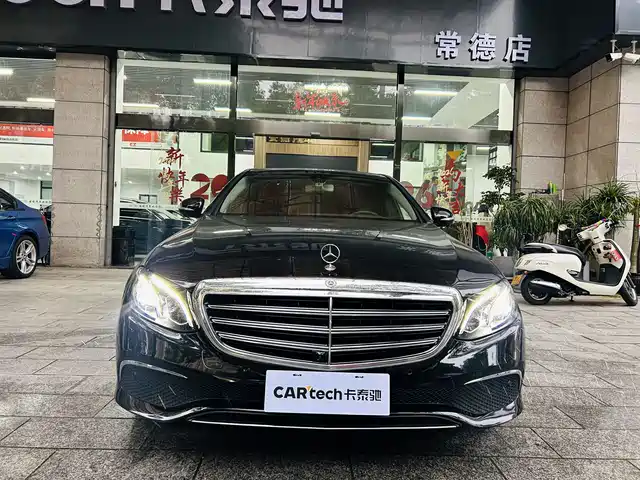 MERCEDES-BENZ E CLASS