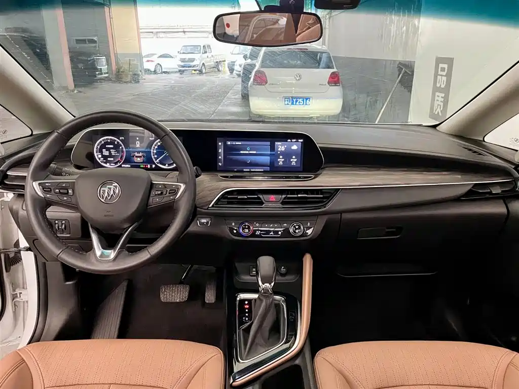Buick GL6 2021 323T Luxury