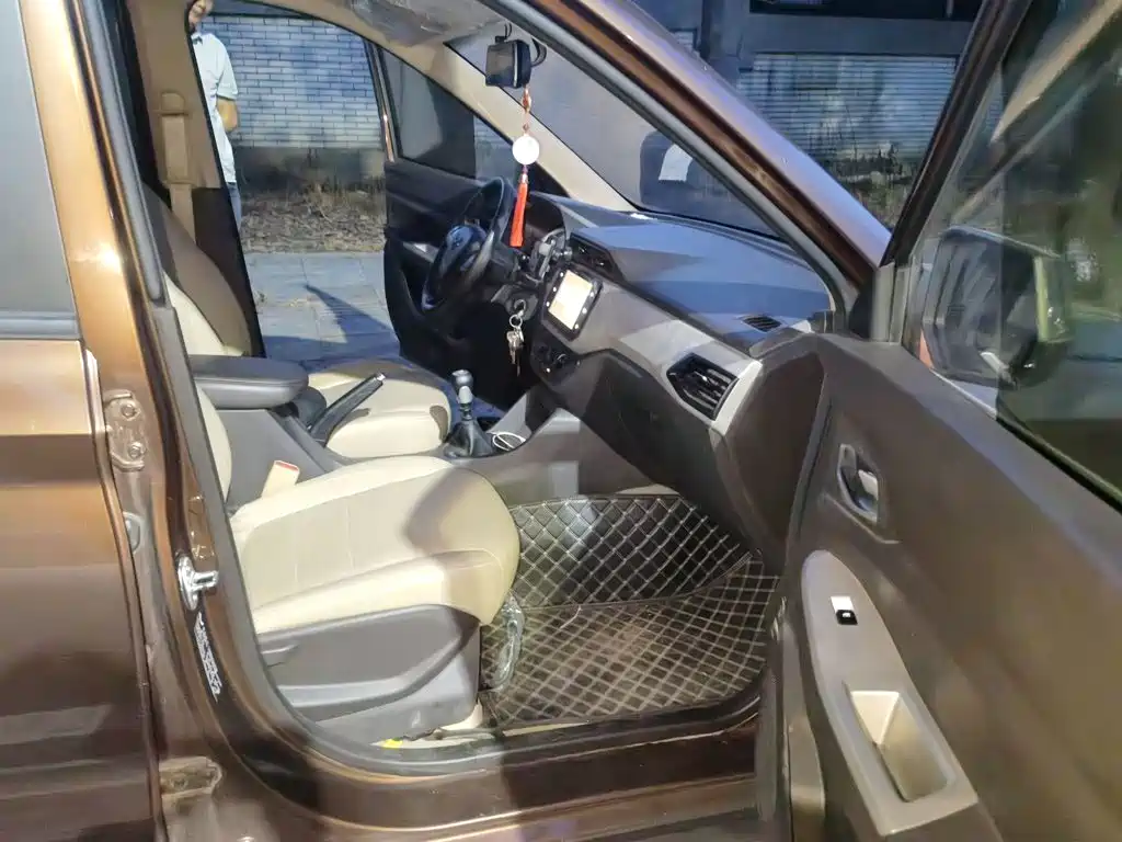 Wuling Hongguang — миниатюра 19